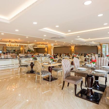 Lk Emerald Beach - Sha Extra Plus Паттая Екстер'єр фото The restaurant