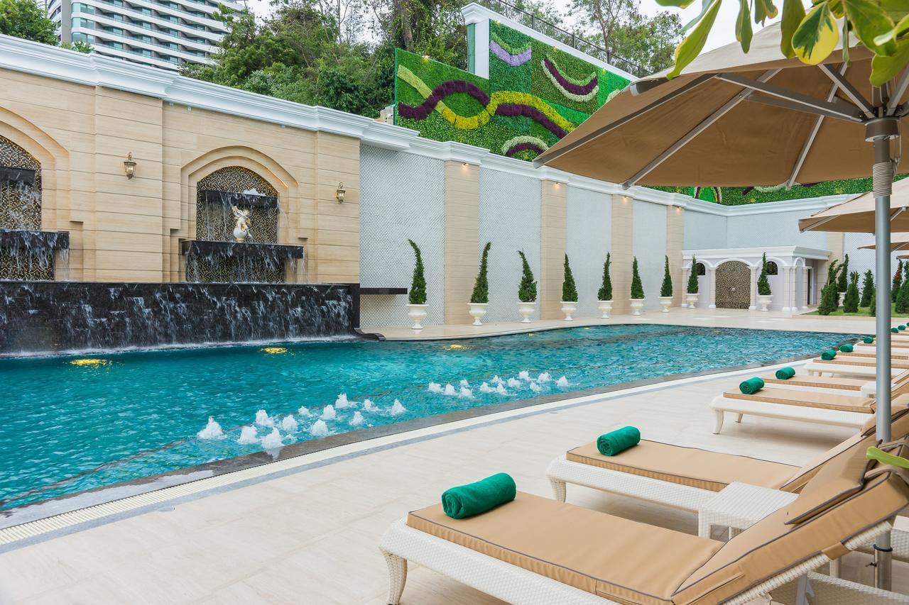 Lk Emerald Beach - Sha Extra Plus Паттая Екстер'єр фото The swimming pool at the hotel
